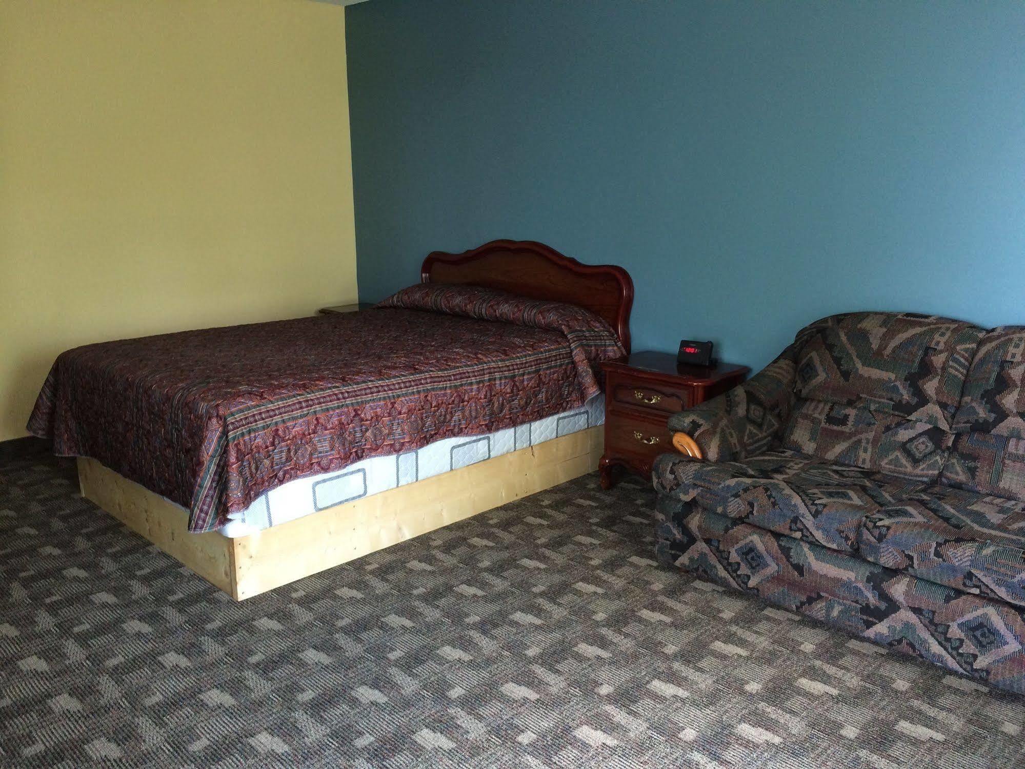 Pickle Lake Hotel Extérieur photo
